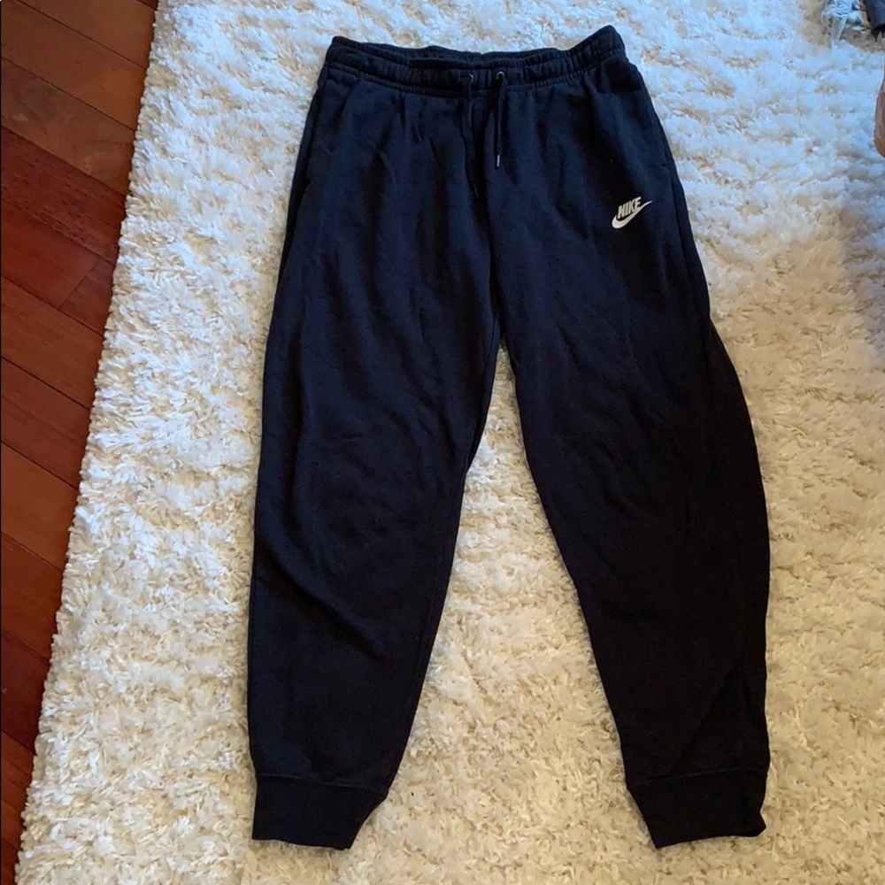 Black Nike sweatpants